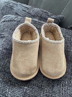 BearPaw Tan Faux Suede Sherpa Slip-On Slippers